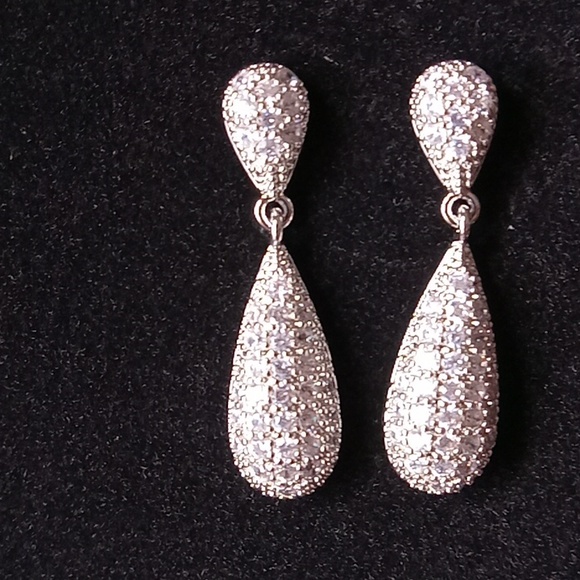 3 Pc Jewelry Set NWIB Siver Tone Encrusted w Crystal - Picture 2 of 5